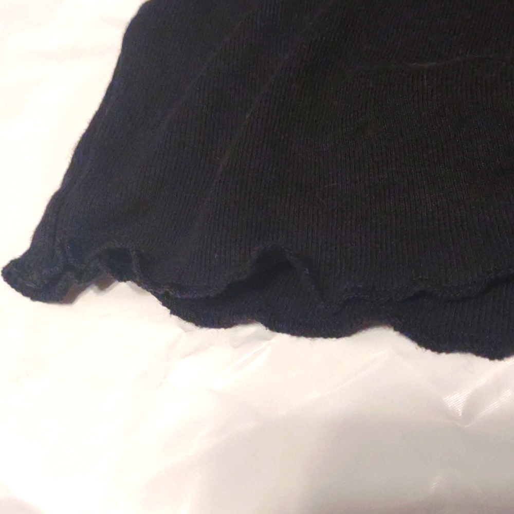 Divided small black cropped t-shirt - Picture 3 of 4